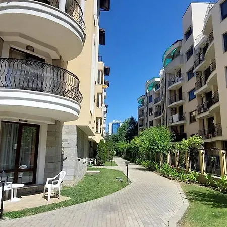 Royal Sun 아파트 *