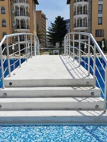 アパート Royal Sun サニービーチ